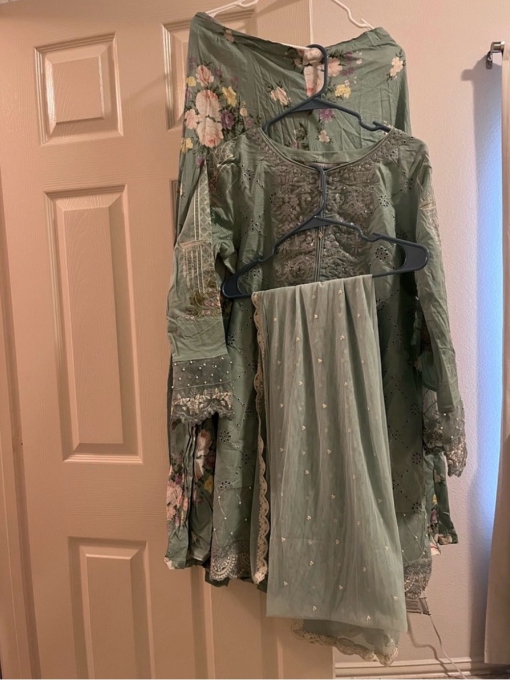 Maria B Luxury Embroidered 3 Piece Set Mint Green Salwar Kameez Suit Size [M] - Picture 6 of 6